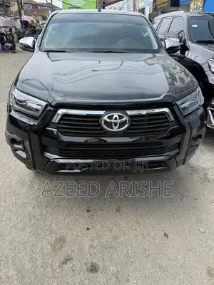 Photo - Toyota Hilux 2019 Black