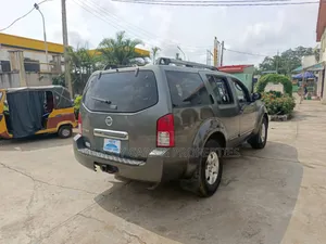 Photo - Nissan Pathfinder 2007 Gray