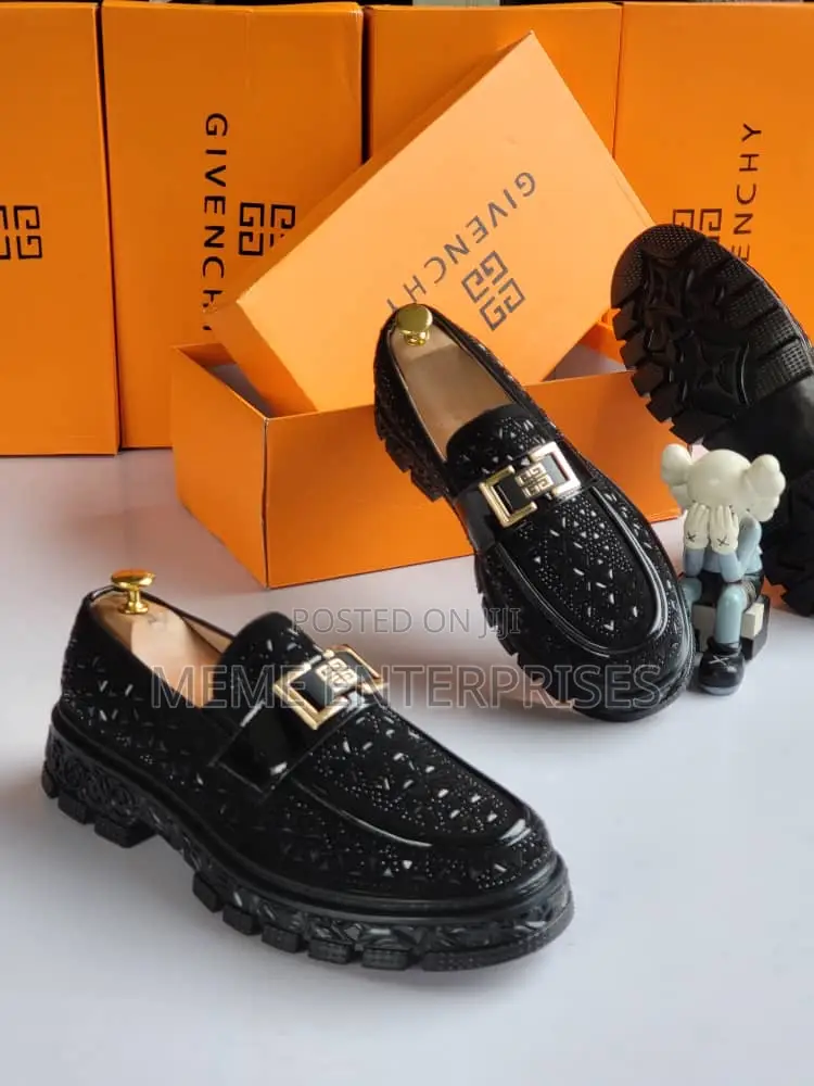 Black_ Versace Shoe