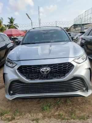 Toyota Highlander XSE 2022 Silver
