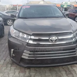 Toyota Highlander XLE V6 4x2 (3.5L 6cyl 6A) 2016 Gray