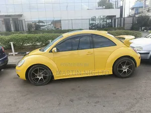 Photo - Volkswagen Beetle 2010 Yellow