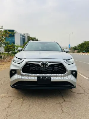 Toyota Highlander 2023 Silver