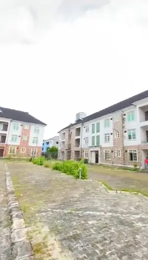 20bdrm Townhouse Terrace in Odili Road Port for sale