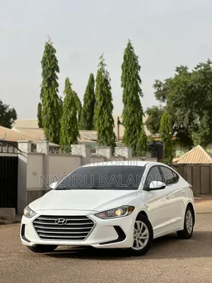 Hyundai Elantra 2018 White