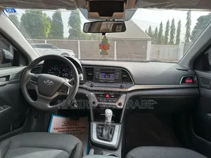 Hyundai Elantra 2018 White