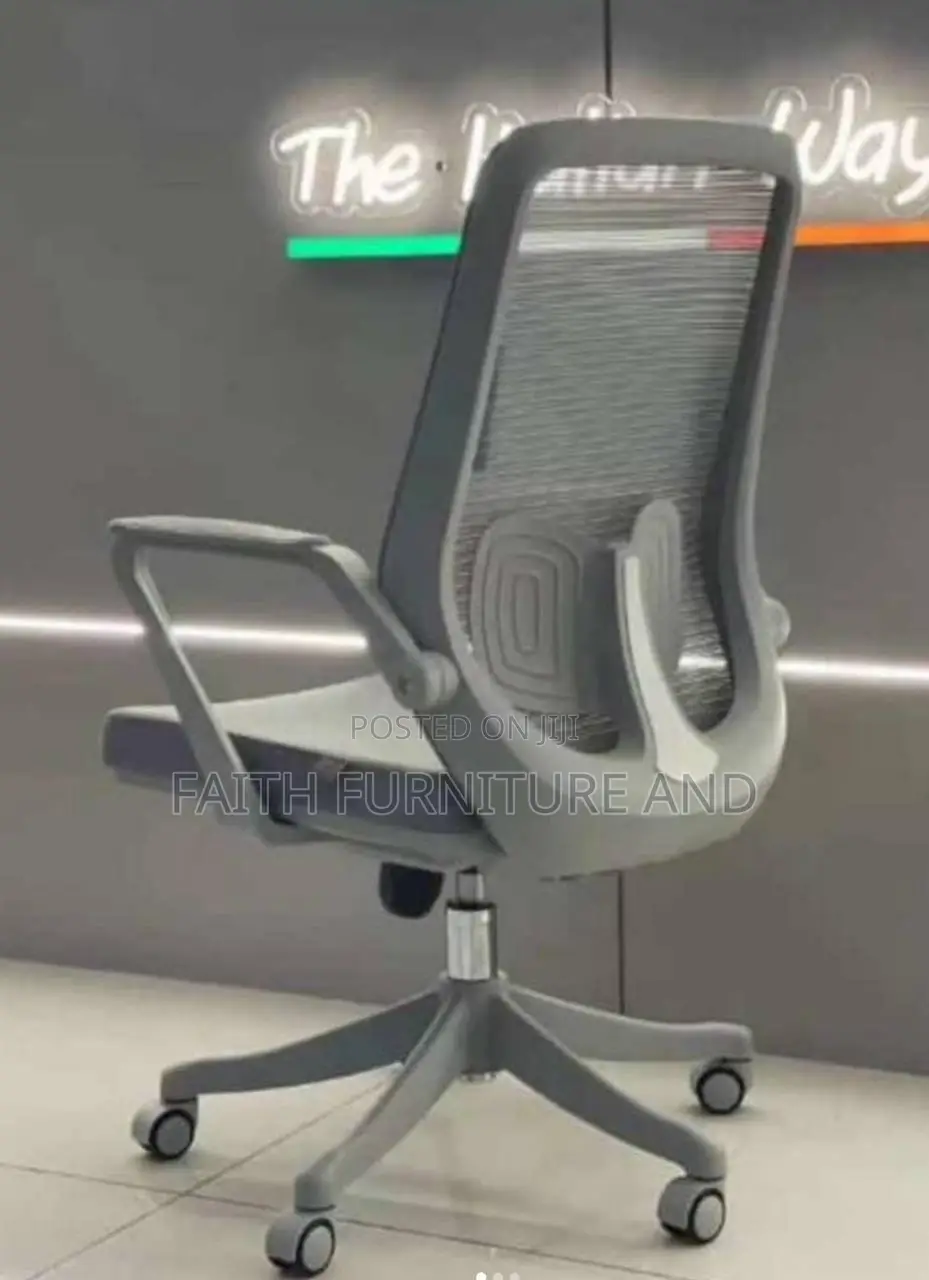 Swivel Chair Without Lumber Support
