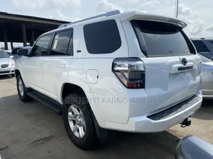 Toyota 4-Runner SR5 4x4 Premium 2018 White