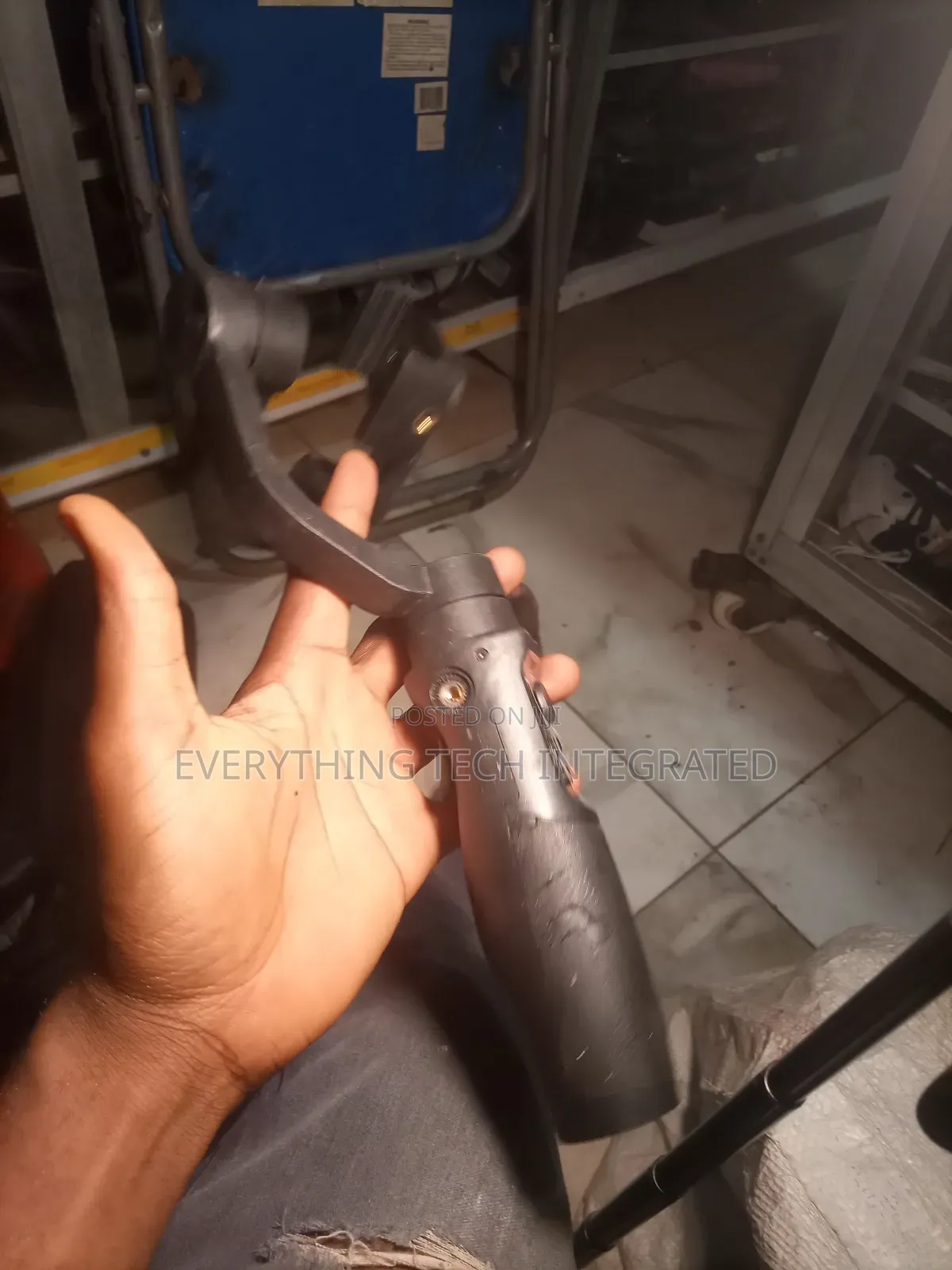 3-Axis Gimbal Stabilizer for Smartphone - Hohem