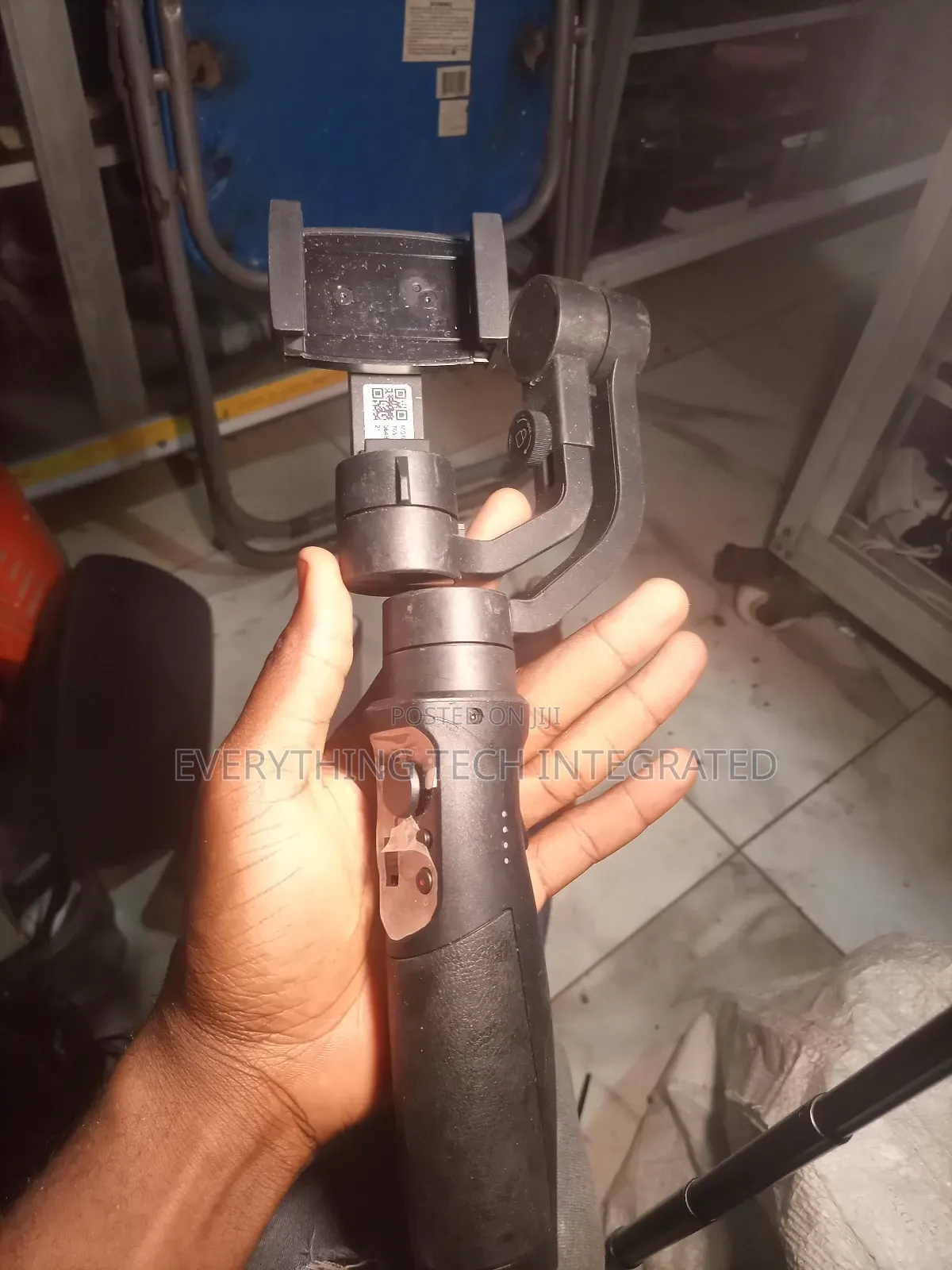 3-Axis Gimbal Stabilizer for Smartphone - Hohem
