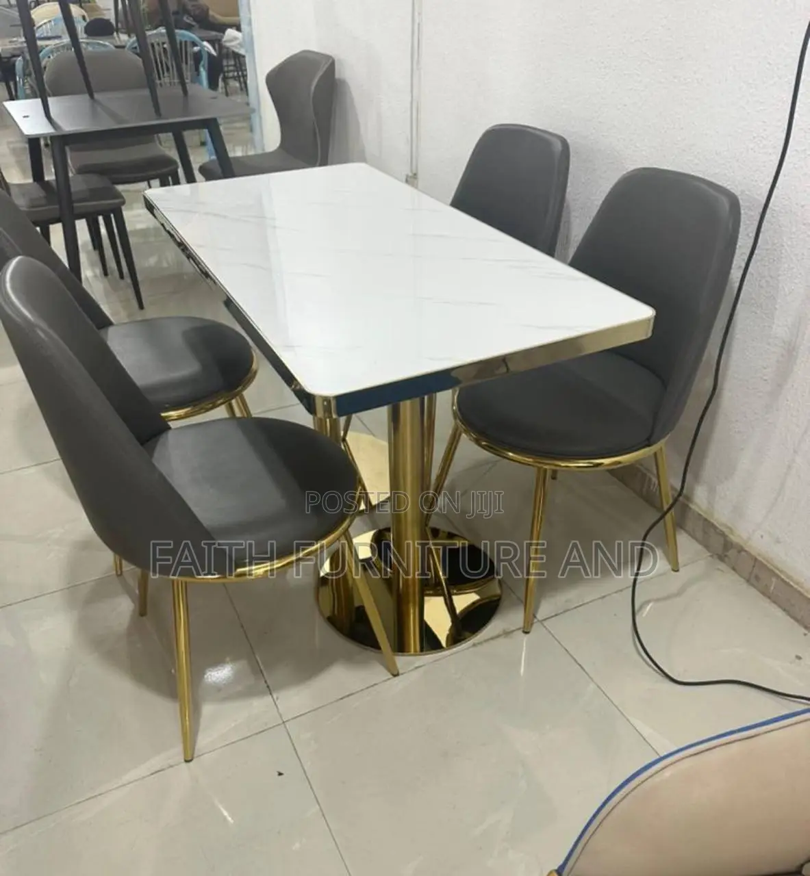 Table and 4 Seaters Chair