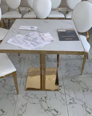 80cm Acrylic Center Table
