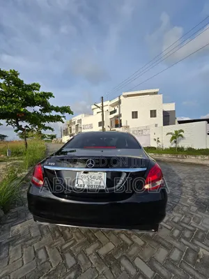 Mercedes-Benz C300 2016 Black