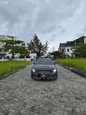 Mercedes-Benz C300 2016 Black