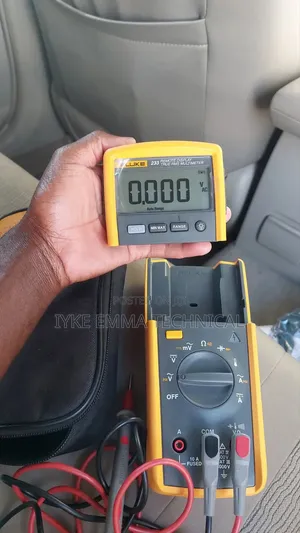 Fluke 233 True-RMS Remote Display Digital Multimeter