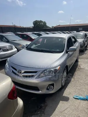 Toyota Corolla 2010 Silver