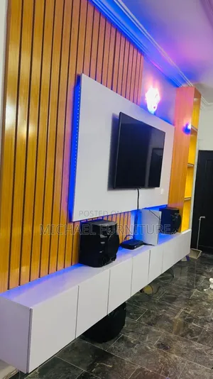 Fashionable,Strong and Well Crafted Tv Console