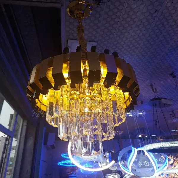 By 300 Crystal Chandelier Fitting Gd/Bk