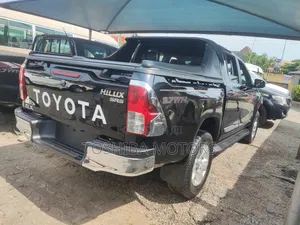 Toyota Hilux SR5 4x4 2019 Black