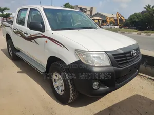 Toyota Hilux SR5 4x4 2014 White