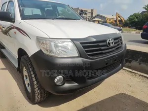 Toyota Hilux SR5 4x4 2014 White