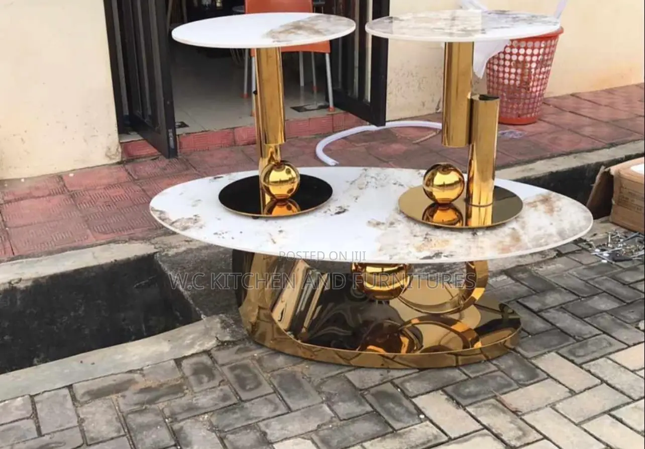 Center Table With 2 Side Stools