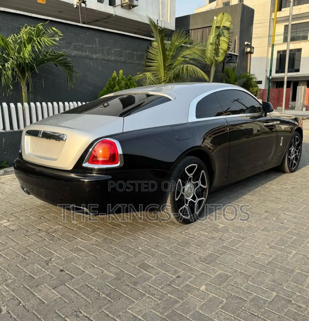 Rolls-Royce Wraith 6.6 RWD 2015 Black