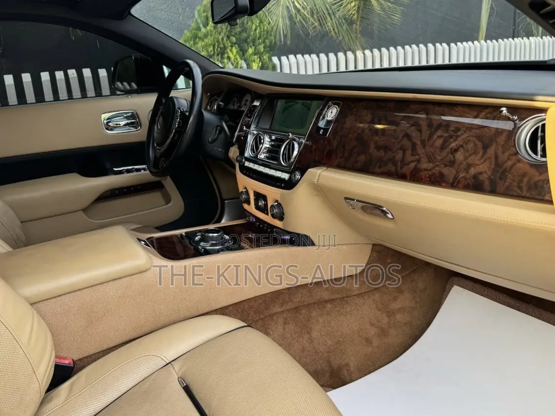 Rolls-Royce Wraith 6.6 RWD 2015 Black