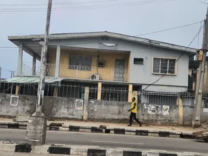 10 Bed Fully Detached Duplex for Rent in Surulere