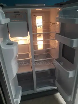 Side by Side Standard German Refrigerator With Dispenser