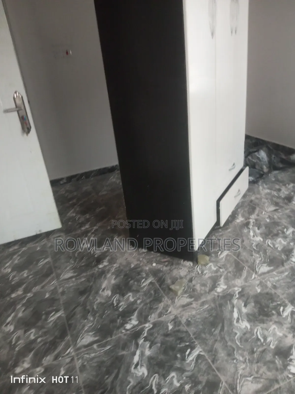 3bdrm Block of Flats in Greenville Estate, Ado / Ajah for rent