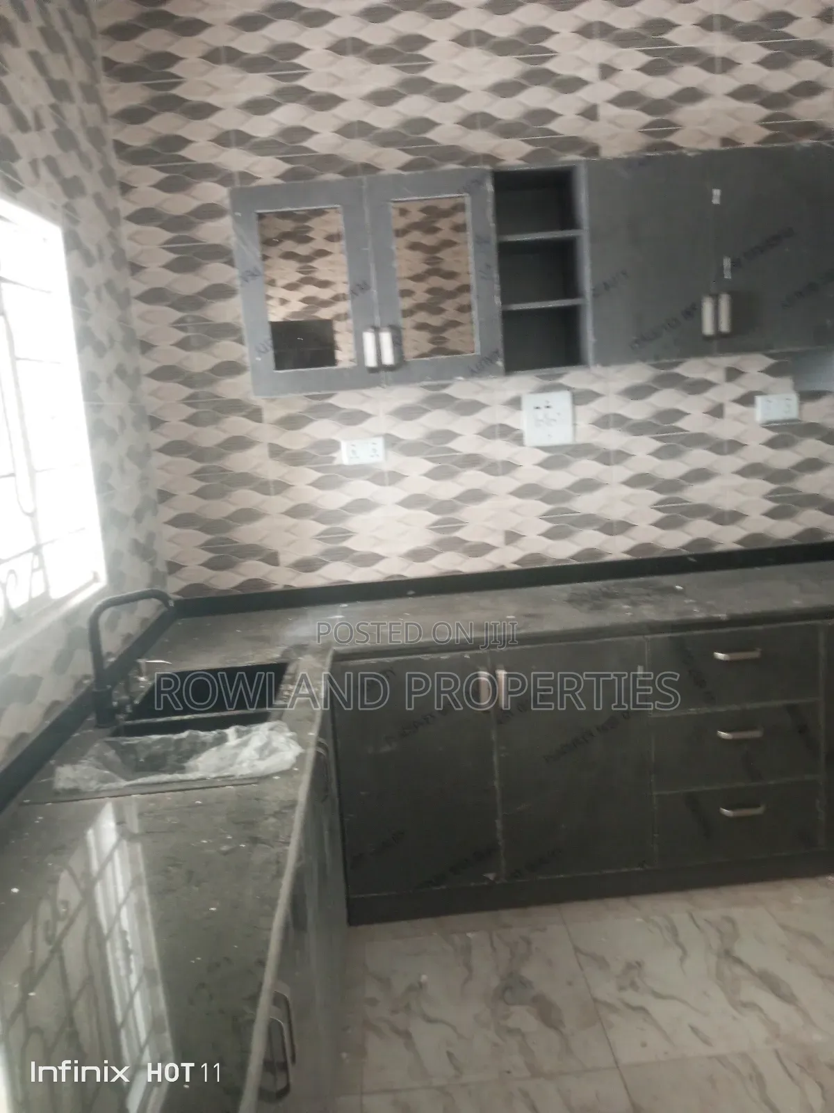 3bdrm Block of Flats in Greenville Estate, Ado / Ajah for rent
