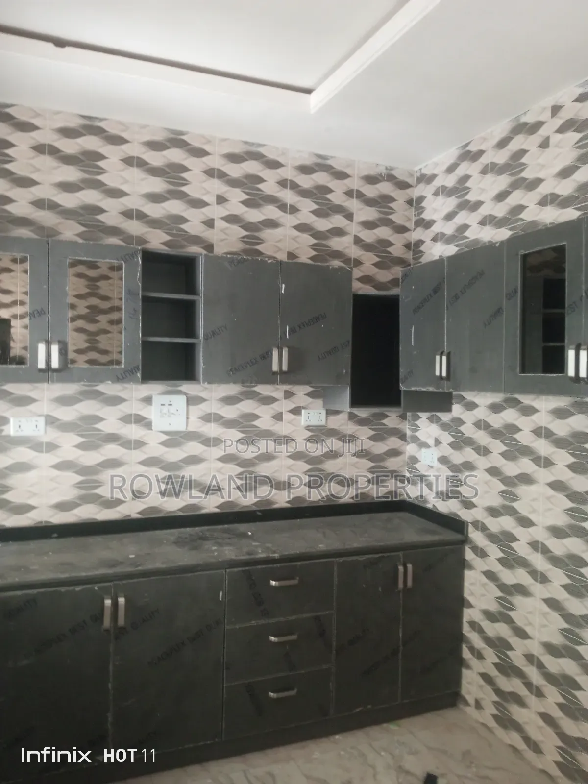 3bdrm Block of Flats in Greenville Estate, Ado / Ajah for rent