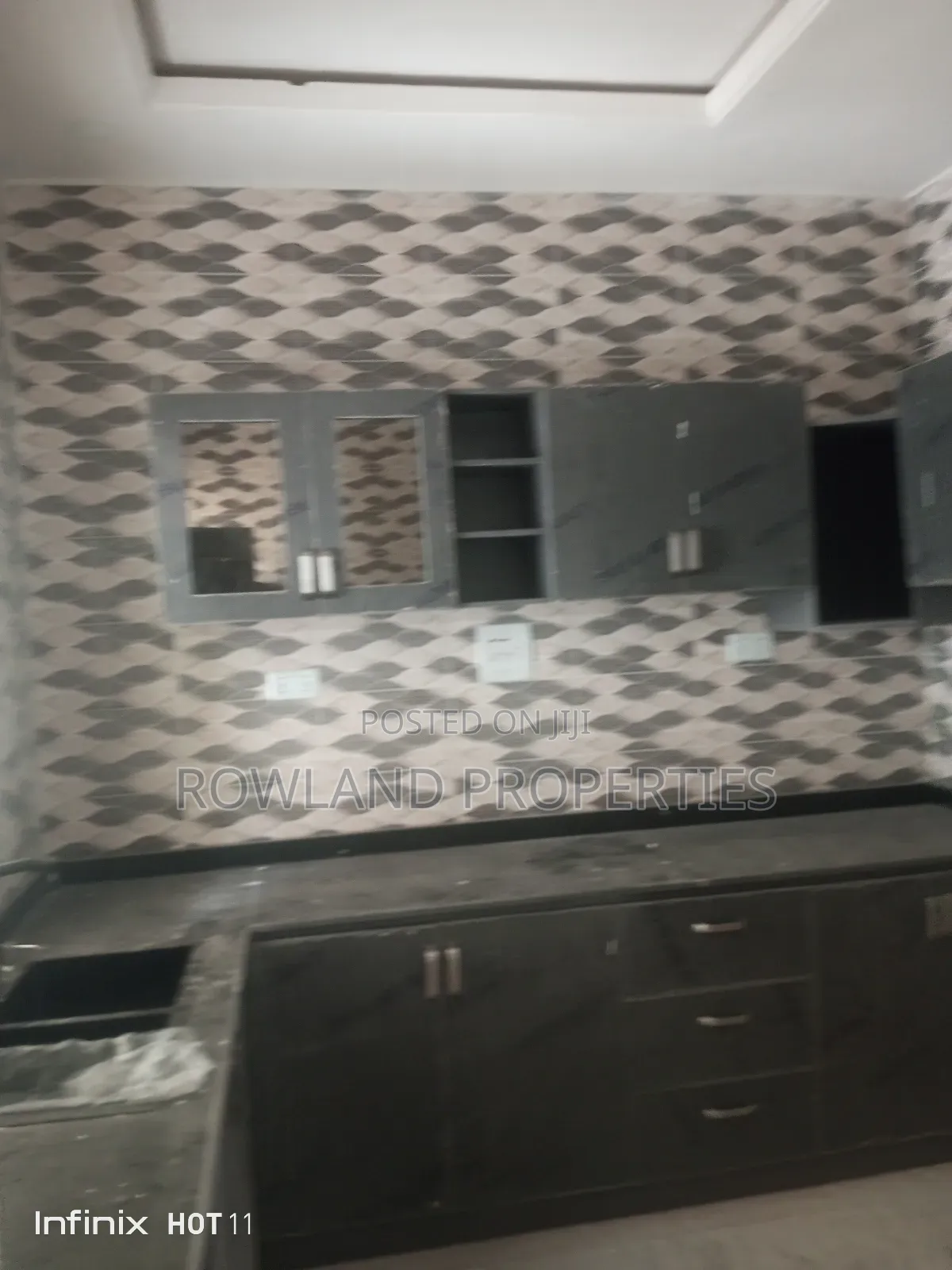 3bdrm Block of Flats in Greenville Estate, Ado / Ajah for rent