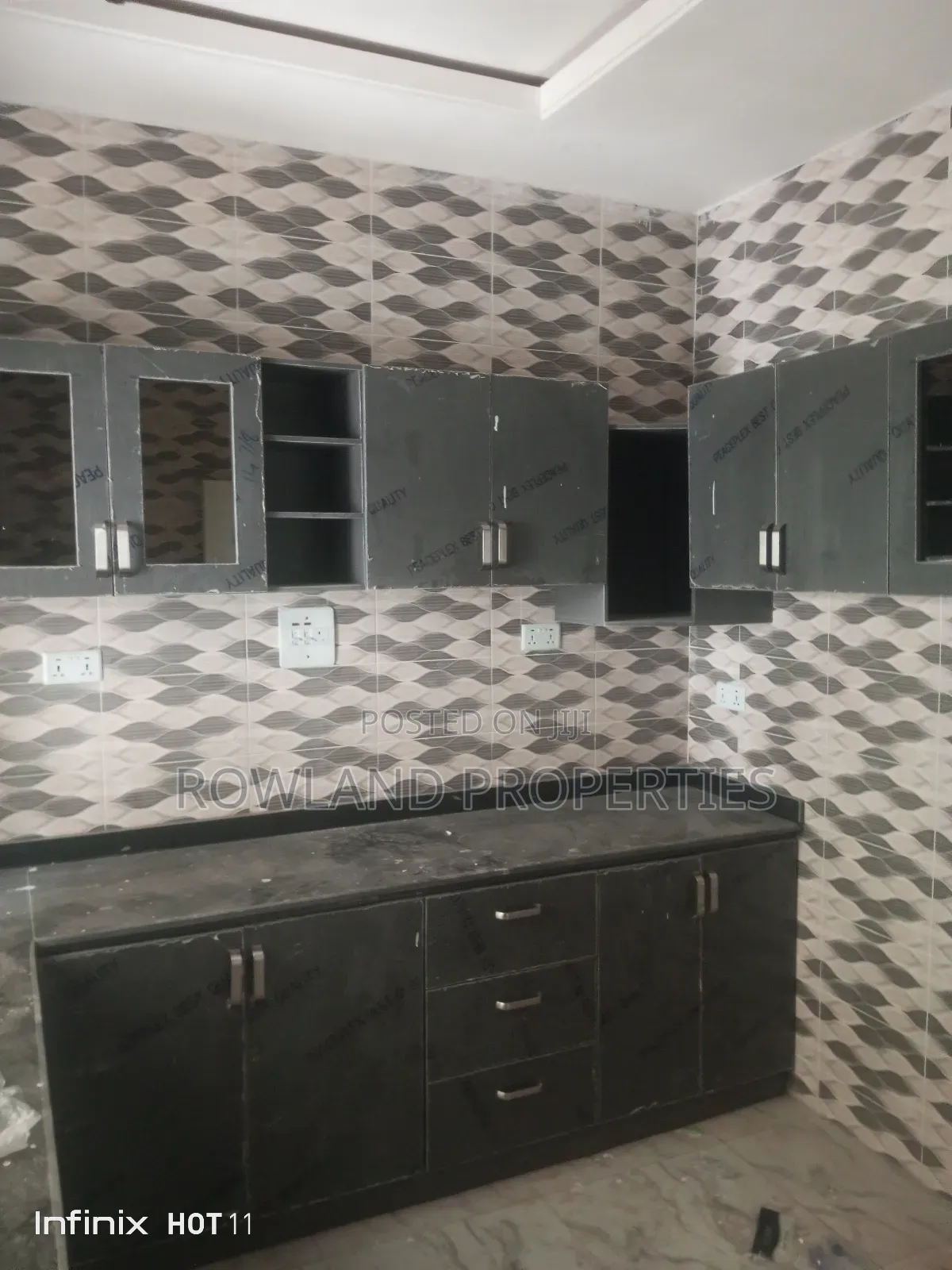 3bdrm Block of Flats in Greenville Estate, Ado / Ajah for rent