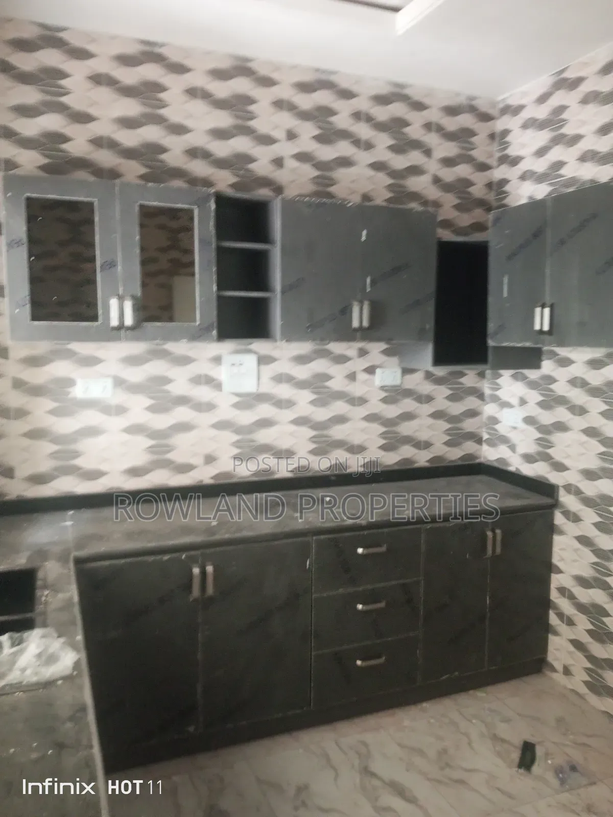 3bdrm Block of Flats in Greenville Estate, Ado / Ajah for rent