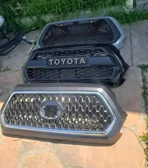 Front Grill Toyota Tacoma