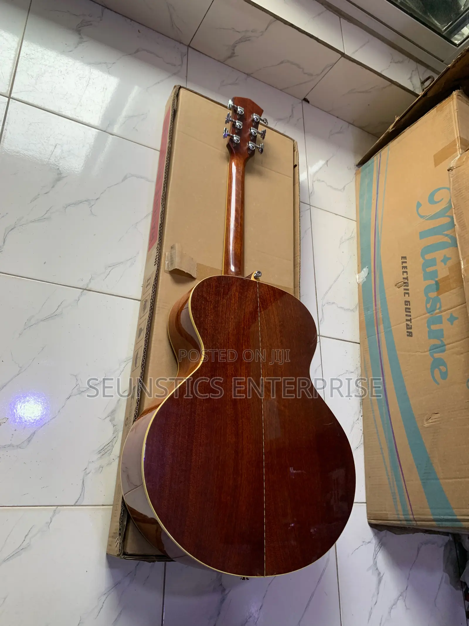 Quality Cort NTL - 20 Acoustic Guitar