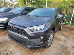 Toyota RAV4 XLE Premium 2022 Black