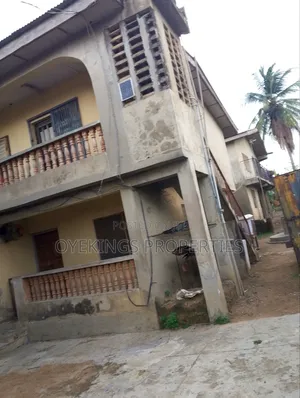 18bdrm Block of Flats in Ayilara, Oluyole Estate for sale