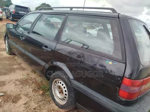 Photo - Volkswagen Passat 2002 Gray