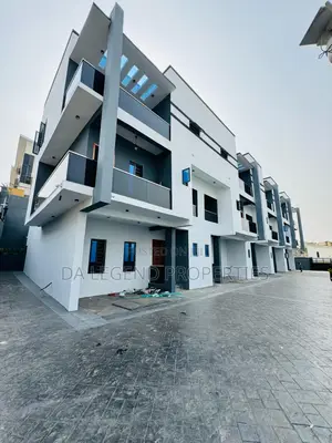 4bdrm Duplex in Ikeja for sale