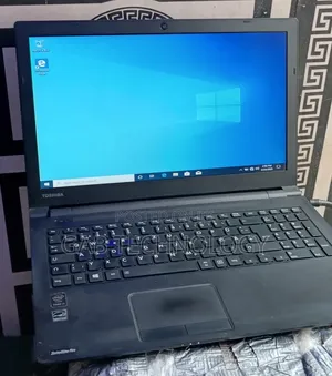 Photo - Laptop Toshiba Satellite Pro L450 4GB Intel Core I3 HDD 500GB