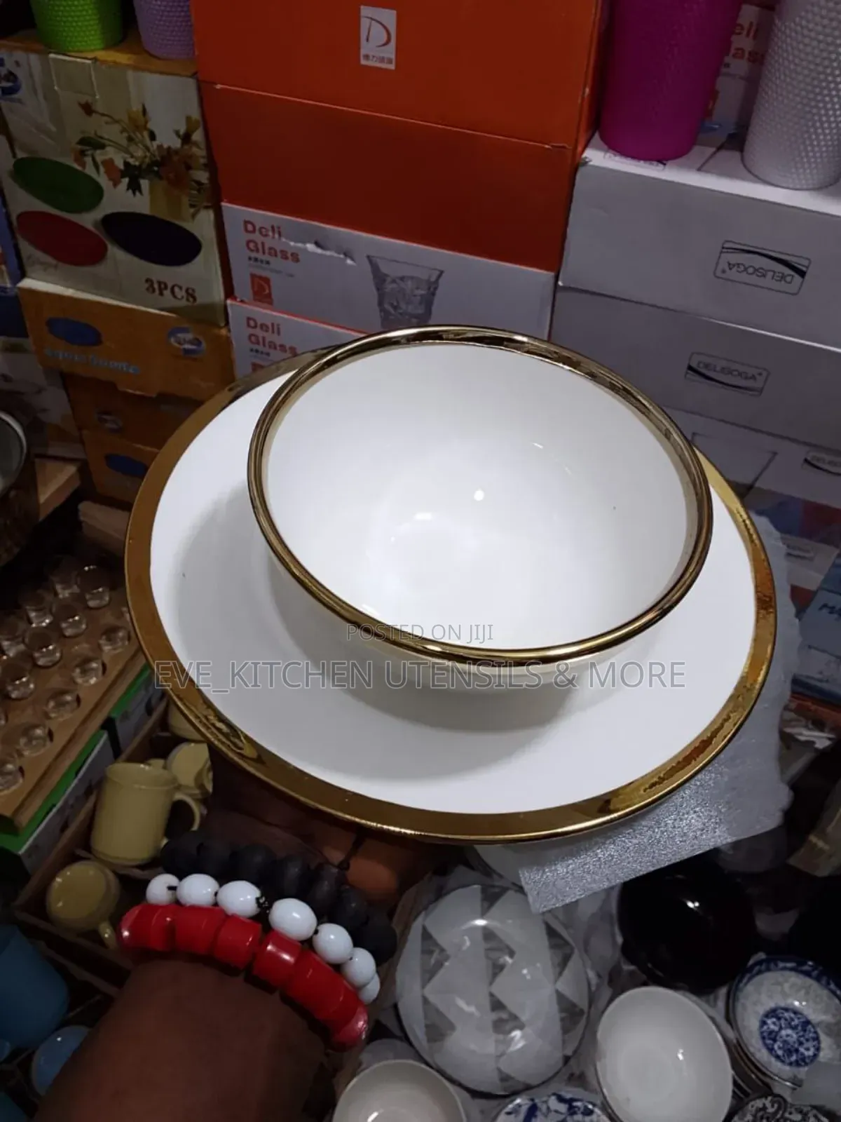 Breakable Plate With Gold Pleated