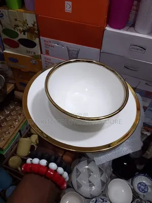 Breakable Plate With Gold Pleated