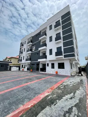5bdrm Apartment in Lekki Phase 1 for sale
