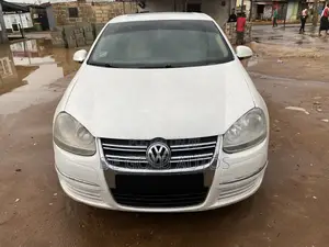 Photo - Volkswagen Jetta 1.6 Comfortline 2009 White