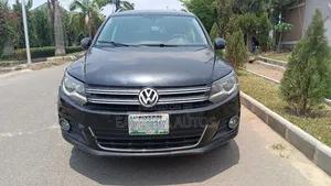 Photo - Volkswagen Tiguan 2013 Black
