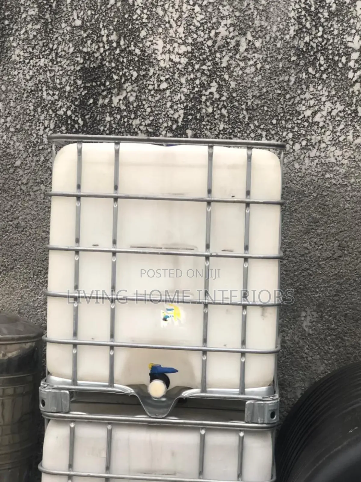 1000 White Water Tanks