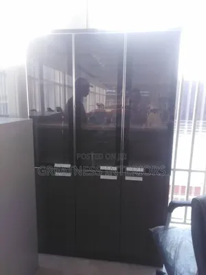 Top Quality Office Book Shelf (3 Door)